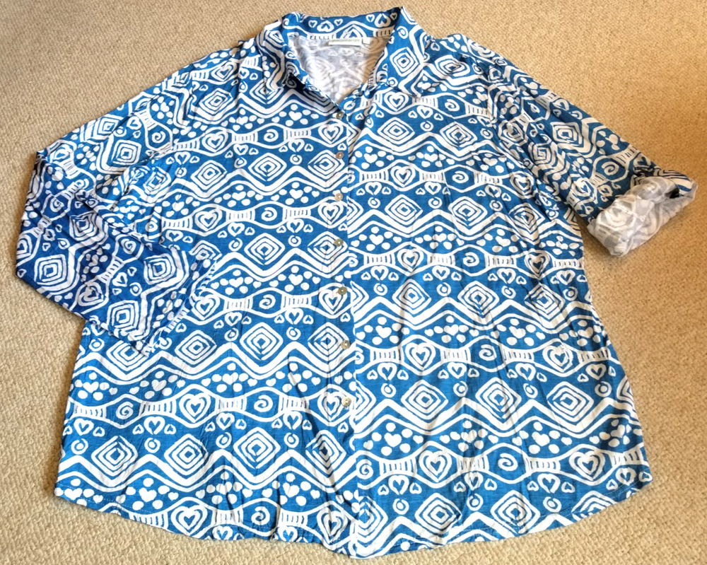 Womens Top-LULU B-blue/white hearts/geometric knit button-up Tropical beachy-XL